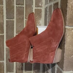 Gianni Bini Womens‎ Red Suede Heeled Ankle Boot Bootie Size 10